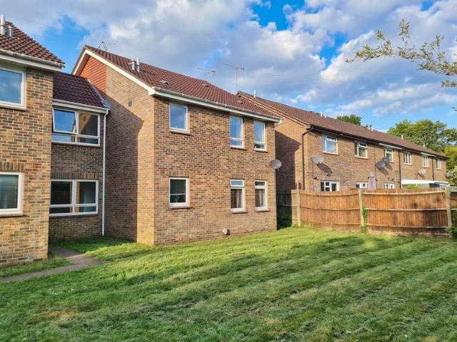 1 Bedroom Studio Flat