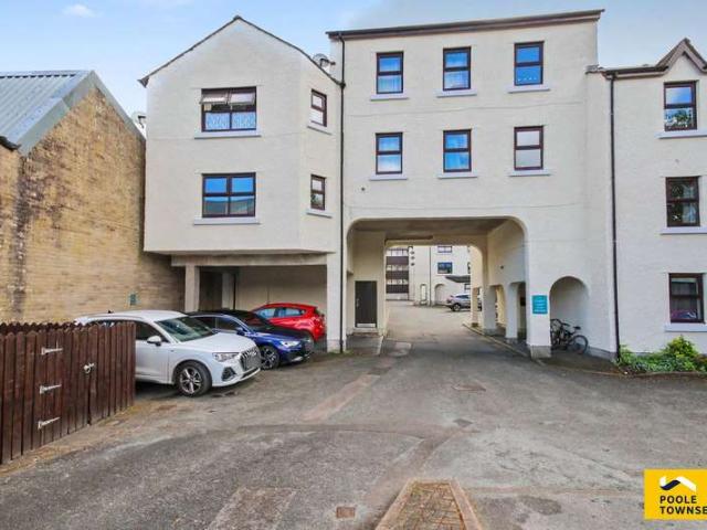 1 Bedroom Studio Flat