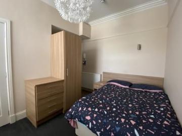 1 bedroom Studio flat To Let