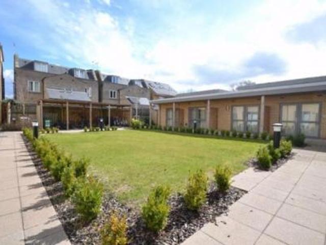 1 bedroom Studio flat To Let