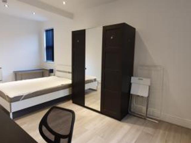 1 bedroom Studio flat To Let