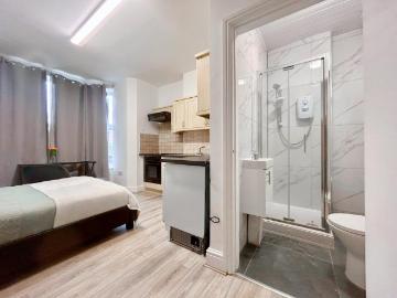 1 bedroom Studio flat To Let