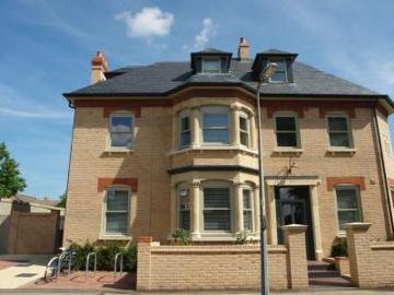 1 bedroom Studio flat To Let