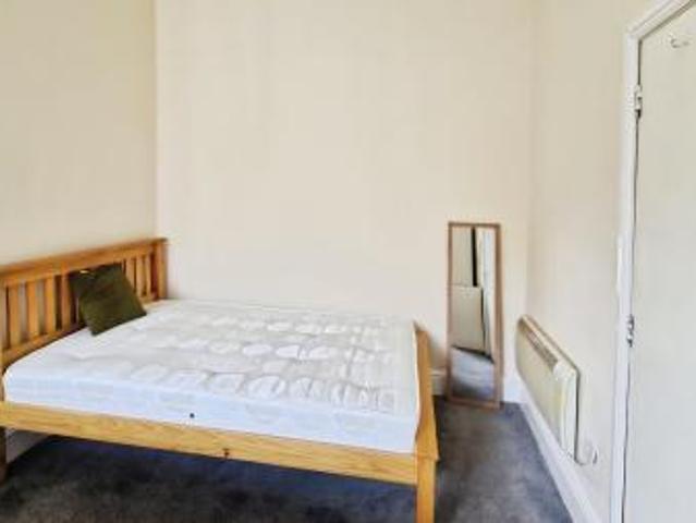1 bedroom Studio flat To Let