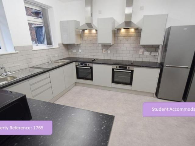 1 bedroom Studio flat To Let