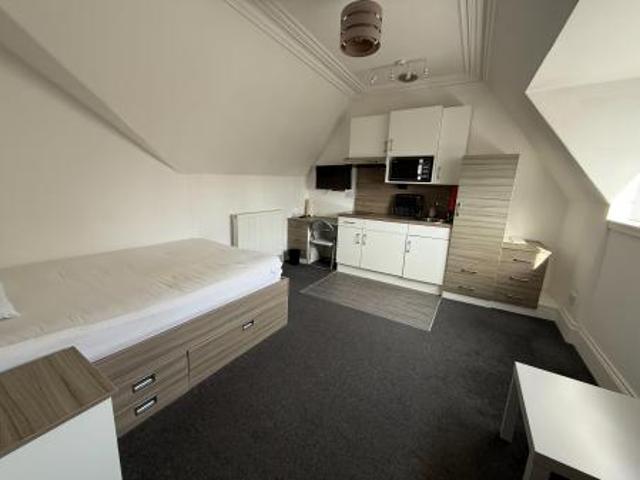 1 bedroom Studio flat To Let