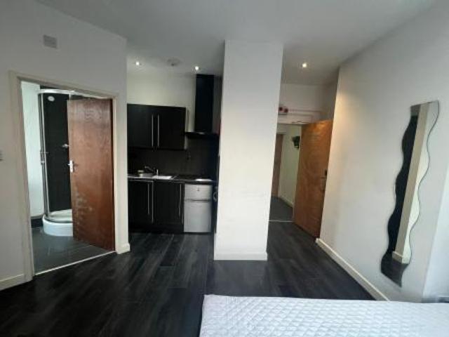 1 bedroom Studio flat To Let