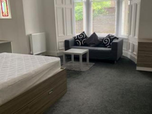 1 bedroom Studio flat To Let