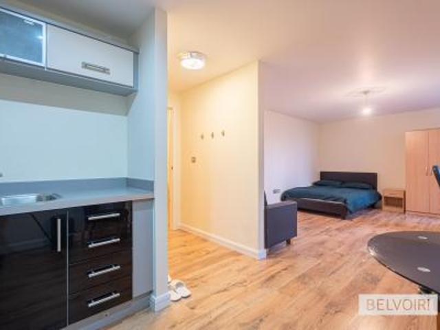 1 bedroom Studio flat To Let