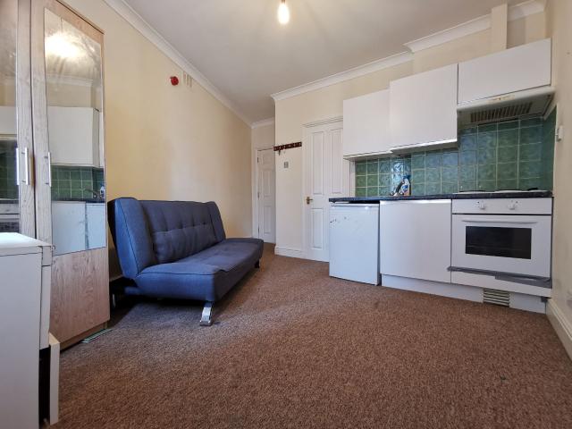 1 bedroom studio flat/apartment To Let in London