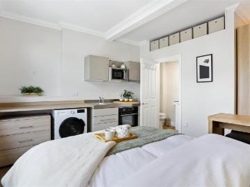 1 bedroom studio for rent in Belmont Road, Wallington