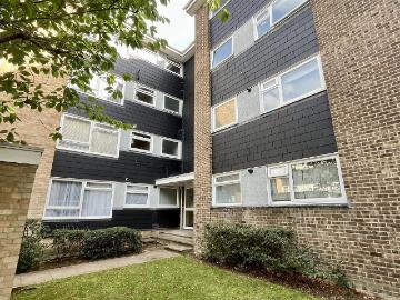 1 bedroom studio for rent in Sutton Grove, Sutton