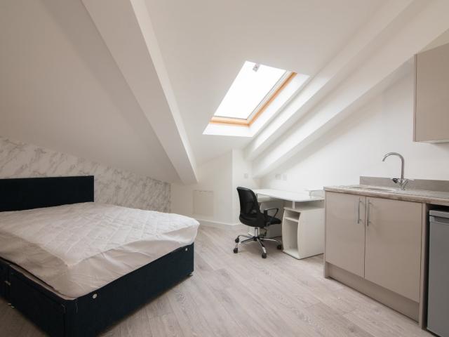1 bedroom studio house to rent