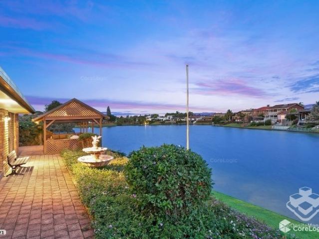1 Bedroom Studio in Mermaid Waters
