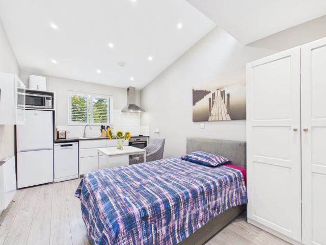 1 bedroom Studio in Lynton Green, Maidenhead