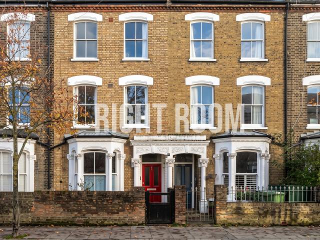 1 bedroom Studio to let Basement Studio 3, Gillespie Road, Highbury, London N5 1LP