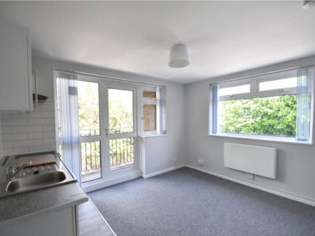 1 Bedroom Studio To Rent