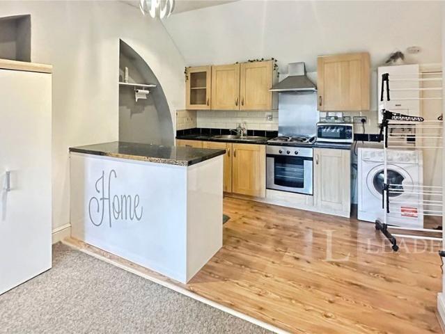 1 bedroom studio to rent Brantwood Road, Luton, Bedfordshire, LU1