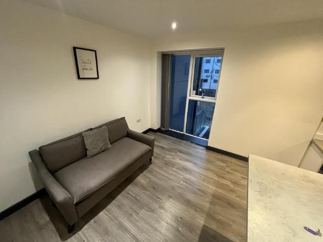 1 bedroom studio to rent Dumfries Street, Luton, Bedfordshire, LU1