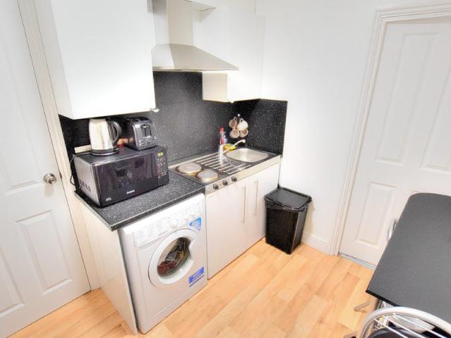 1 Bedroom Studio To Rent in Ashgrove Road, Goodmayes, IG3