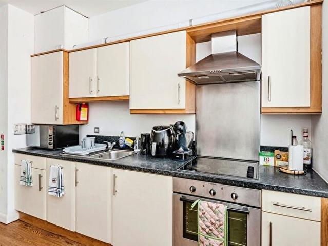 1 Bedroom Studio To Rent In The Kingsway, Swansea, SA1