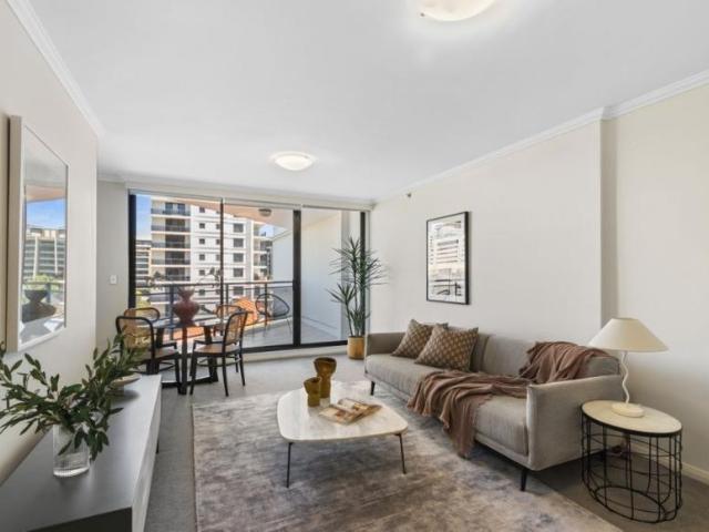 1 Bedroom Apartment St Leonards, 102758985