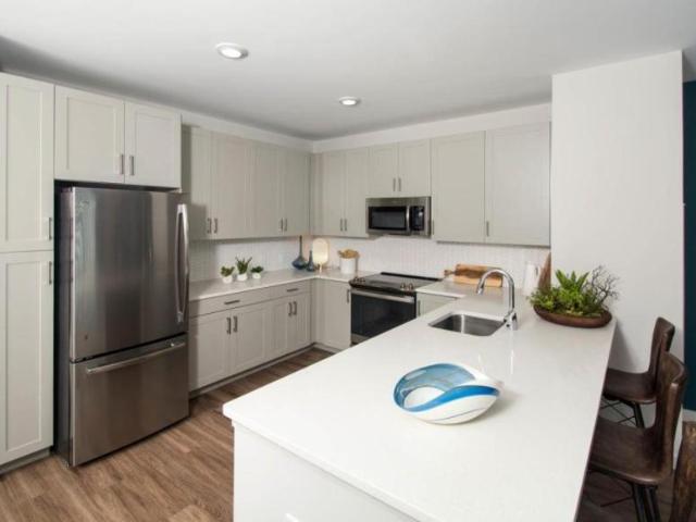 1 bedroom, Stoneham MA 02180 LS99299358