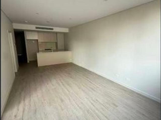 1 Bedroom Sun Drenched Modern Apartment in the Heart of Caringbah