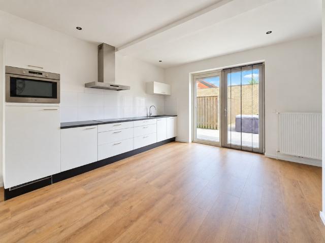 1 bedroom Surface Area: 60m2 Unfurnished