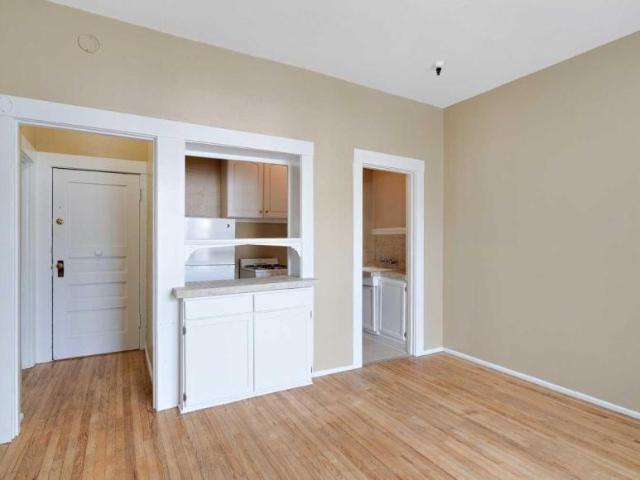 1 bedroom, Portland OR 97201 105732389