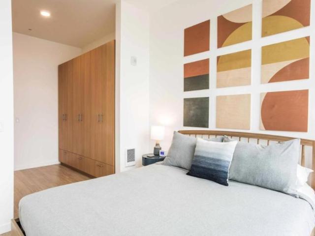 1 bedroom, Portland OR 97204 LS104581844
