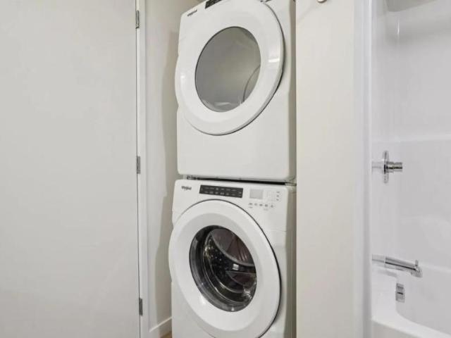 1 bedroom, Portland OR 97205 105848200