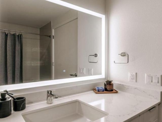 1 bedroom, Portland OR 97209 100666237
