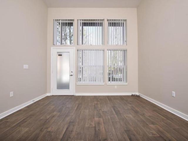 1 bedroom, Portland OR 97216 105920511