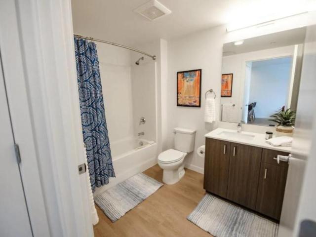 1 bedroom, Portland OR 97227 105264549