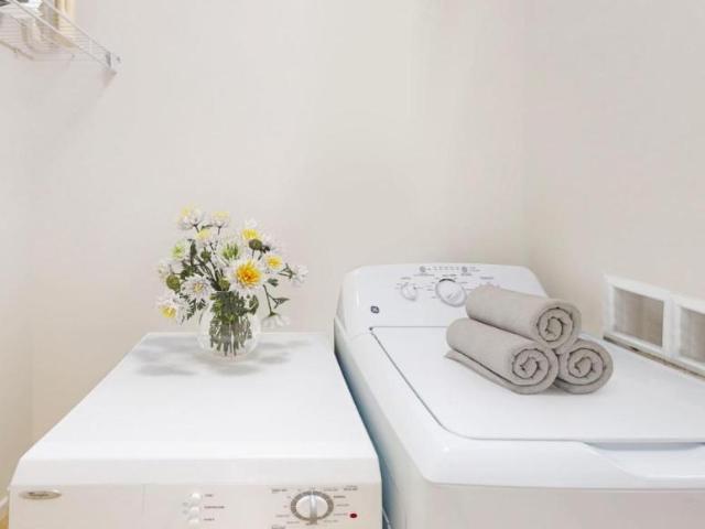 1 bedroom, Portland OR 97232 105920560