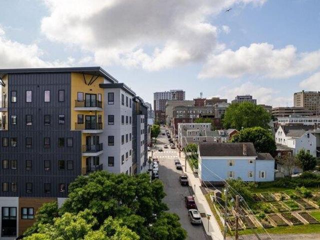 1 bedroom, Portland ME 04101 105590458