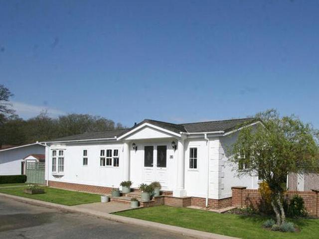 1 Bedroom Park Home For Sale In Etchingham, East Sussex