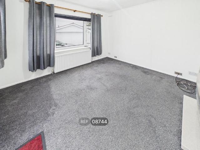 1 bedroom park home to rent