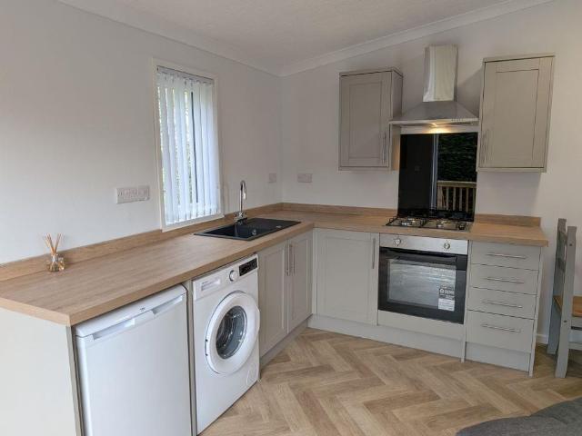 1 bedroom park home to rent