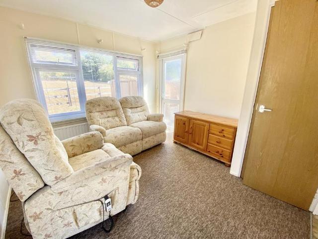 1 bedroom park home to rent