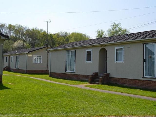 1 bedroom park home to rent