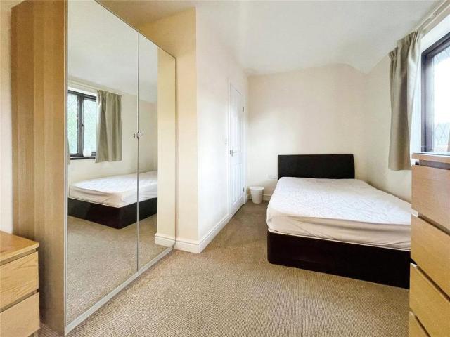 1 bedroom parking to rent