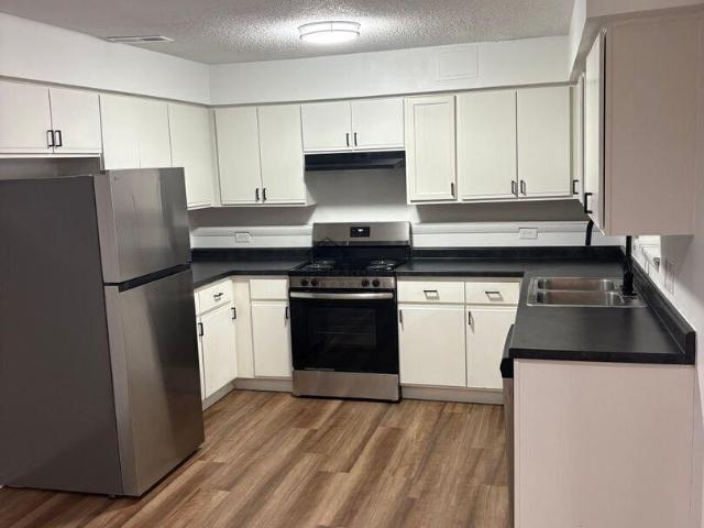 1 bedroom, Peoria IL 61604 105843782