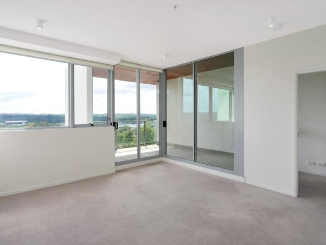 1 Bedroom Plus Study Area & Spacious & Close to MQ Metro and Shopping Centre & Swimming Pool & Gym