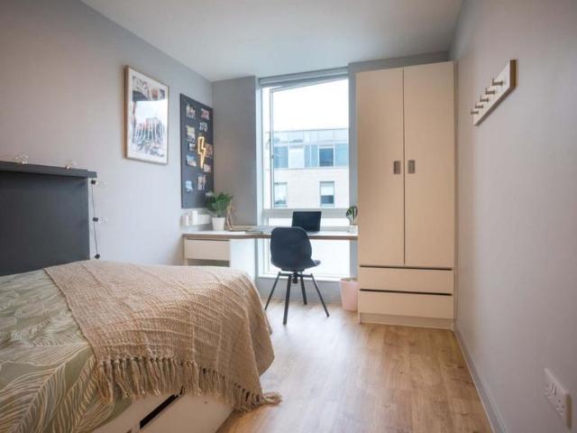 1 bedroom private hall to rent