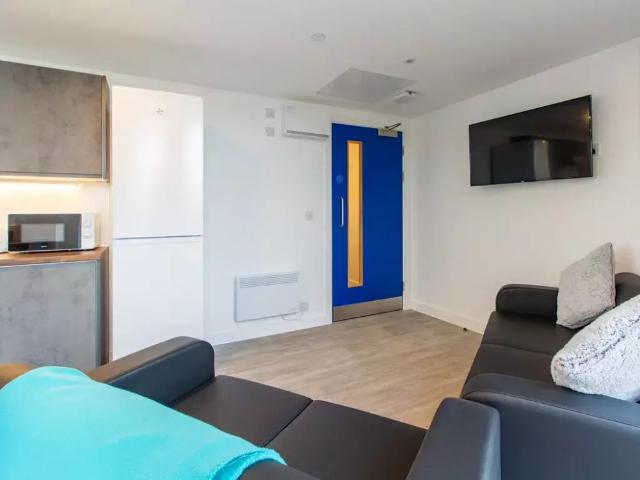 1 bedroom private hall to rent