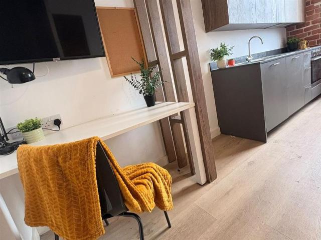 1 bedroom private hall to rent