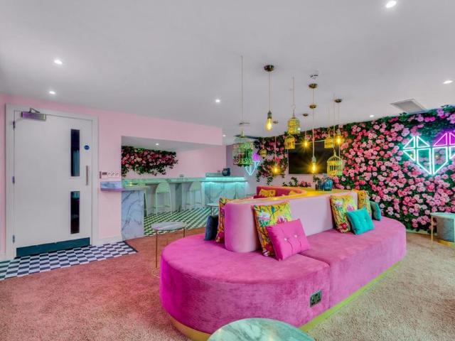 1 bedroom private hall to rent