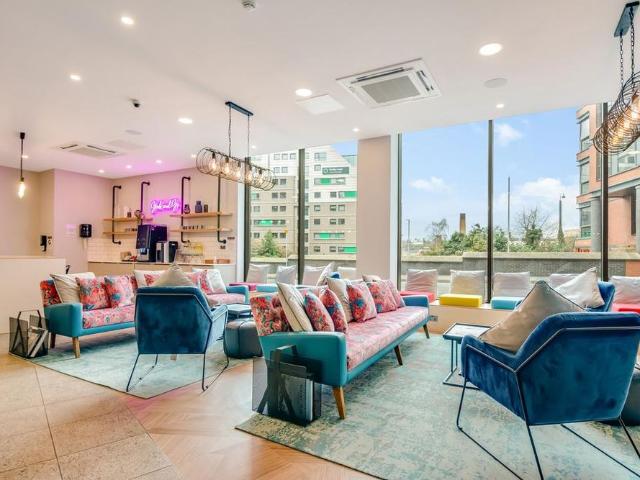1 bedroom private hall to rent